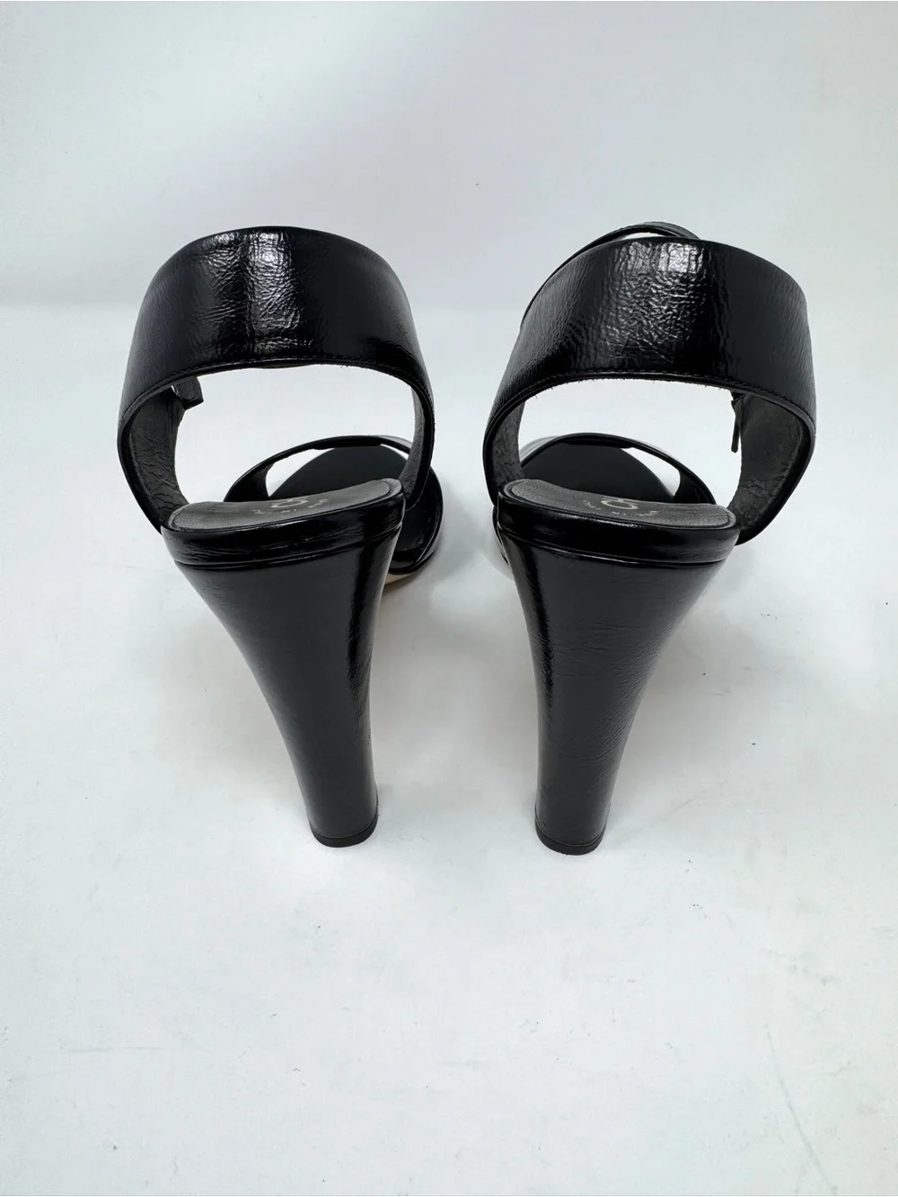 CHANEL Black Patent Leather Slingback Sandals with CC Logo